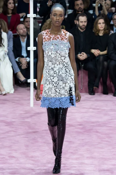 Look 32